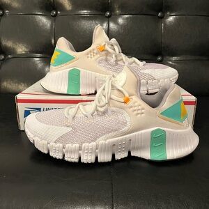 Nike Free Metcon 4 “White Green‎ Glow”